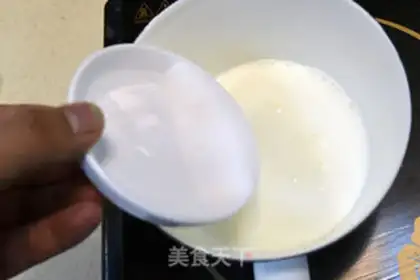 Make A tea and cream cake step 1