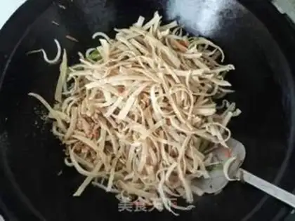 Make Elbow, green bean sprouts step 11