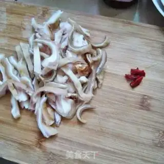 Make The recipes fire pig ears step 1