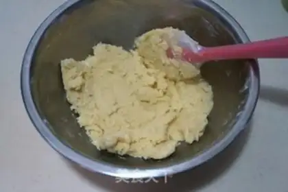 Make Christmas reindeer cookies step 5