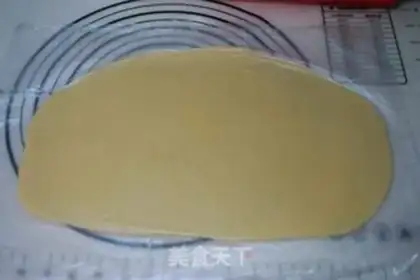 Make Christmas reindeer cookies step 8