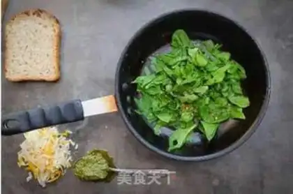 Make Cream spinach sandwich step 1