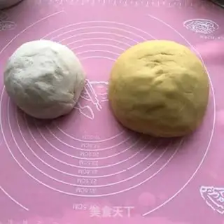 Make Sticky bean buns step 2