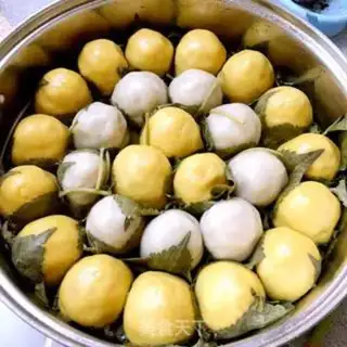 Make Sticky bean buns step 5