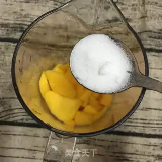 Make Mango milkshake step 1
