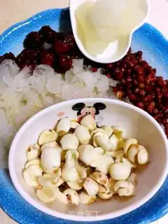 Make Silver-eared red-tree red-bean soup step 1