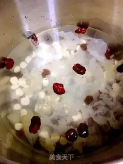Make Silver-eared red-tree red-bean soup step 2