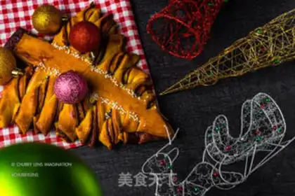 Make "Christmas tree twists and turns with a sauerkraut sauce." step 13