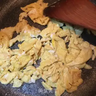 Make Yellow eggs step 2