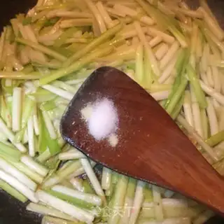 Make Yellow eggs step 4