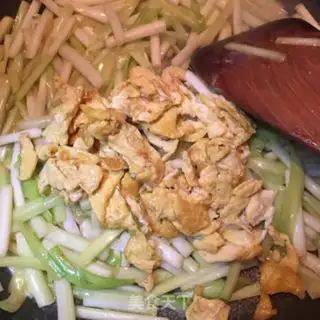 Make Yellow eggs step 5