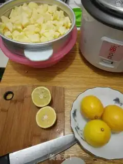 Make Homemade apple sauce step 1