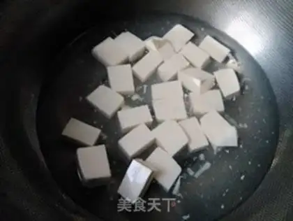 Make Eggs and tofu step 1