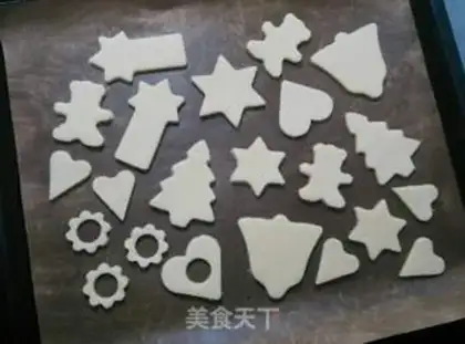 Make Christmas frosting cookies step 7