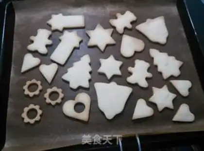 Make Christmas frosting cookies step 9