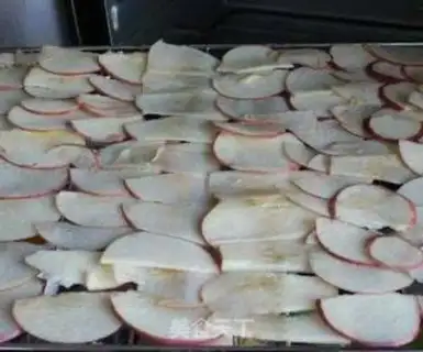 Make Baked apple chips step 1