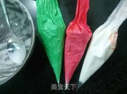 Make Christmas frosting cookies step 13