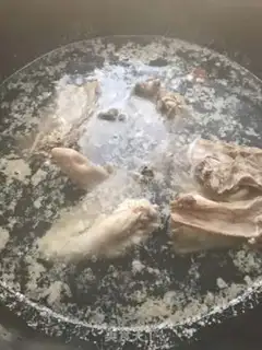 Make Bones soup step 1