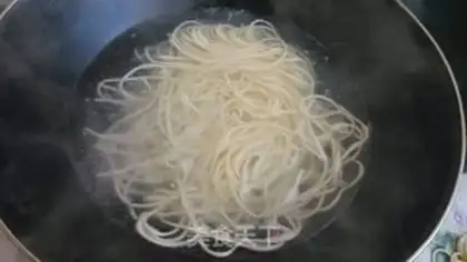 Make Spicy beef noodles step 15