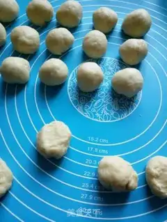 Make Blueberry cream buns step 6