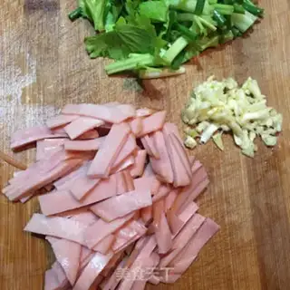 Make Egg and ham noodles step 0