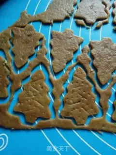 Make Freckles, twigs, crackers step 5