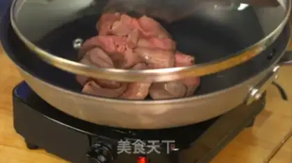 Make Super-class cheese and beef burgers step 1