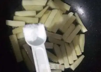 Make Frozen potatoes step 4