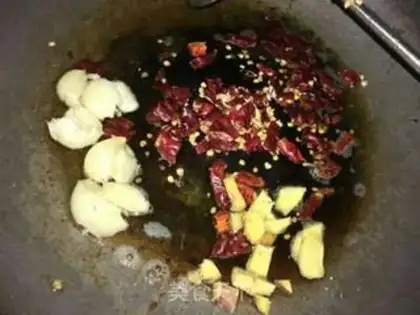 Make Spicy shrimp step 1