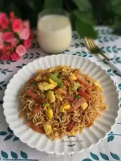 Make Egg and ham noodles step 13