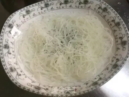 Make Garlic fan dolls step 4