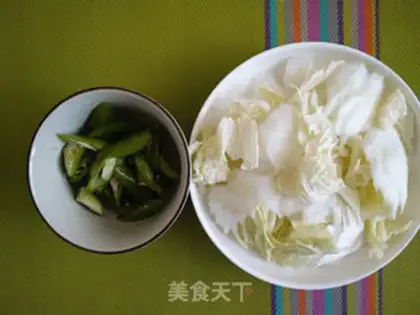 Make The cabbage is hot step 1