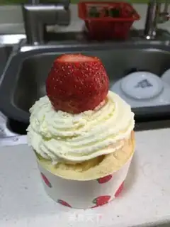 Make Snowman cupcakes step 10