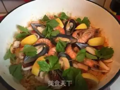 Make Spanish seafood step 12