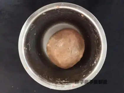 Make Christmas gingercake step 2