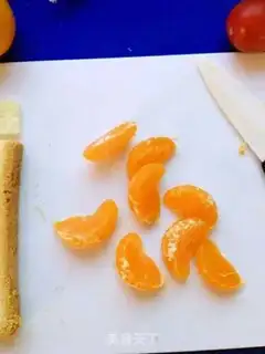 Make Christmas fruit platter step 4