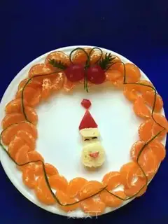 Make Christmas fruit platter step 10
