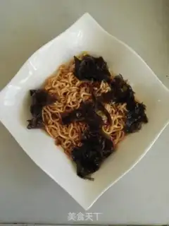 Make Red sausage egg noodles step 9