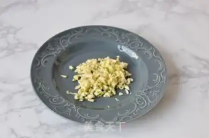 Make Garlic red shrimp step 1