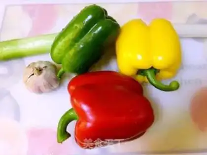 Make Eggs and peppers step 0