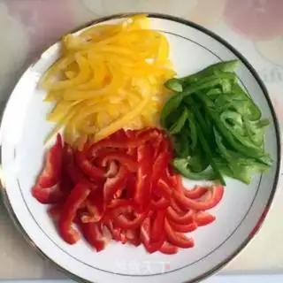 Make Eggs and peppers step 1