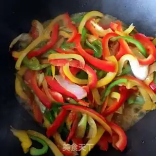 Make Eggs and peppers step 4