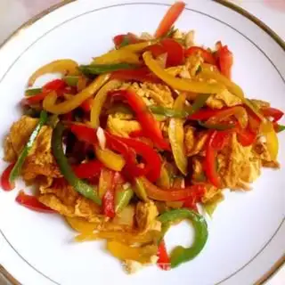 Make Eggs and peppers step 7