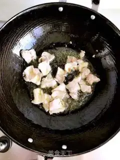 Make A dry pot of tea and mushrooms step 2