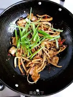 Make A dry pot of tea and mushrooms step 6