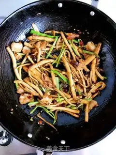 Make A dry pot of tea and mushrooms step 7