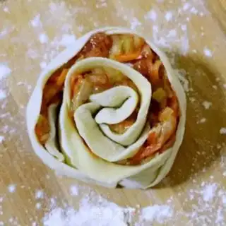 Make Beef carrots, rose buns step 13
