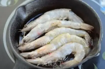 Make Shrimp with olive oil step 3