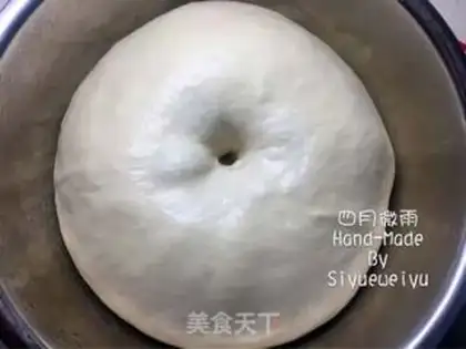 Make Christmas tree bean bread step 3