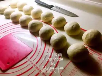 Make Christmas tree bean bread step 5